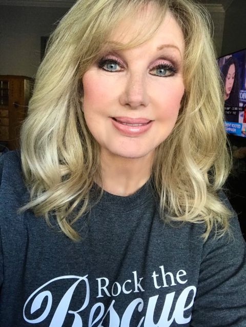 Morgan Fairchild poses for a selfie in her Twitter.